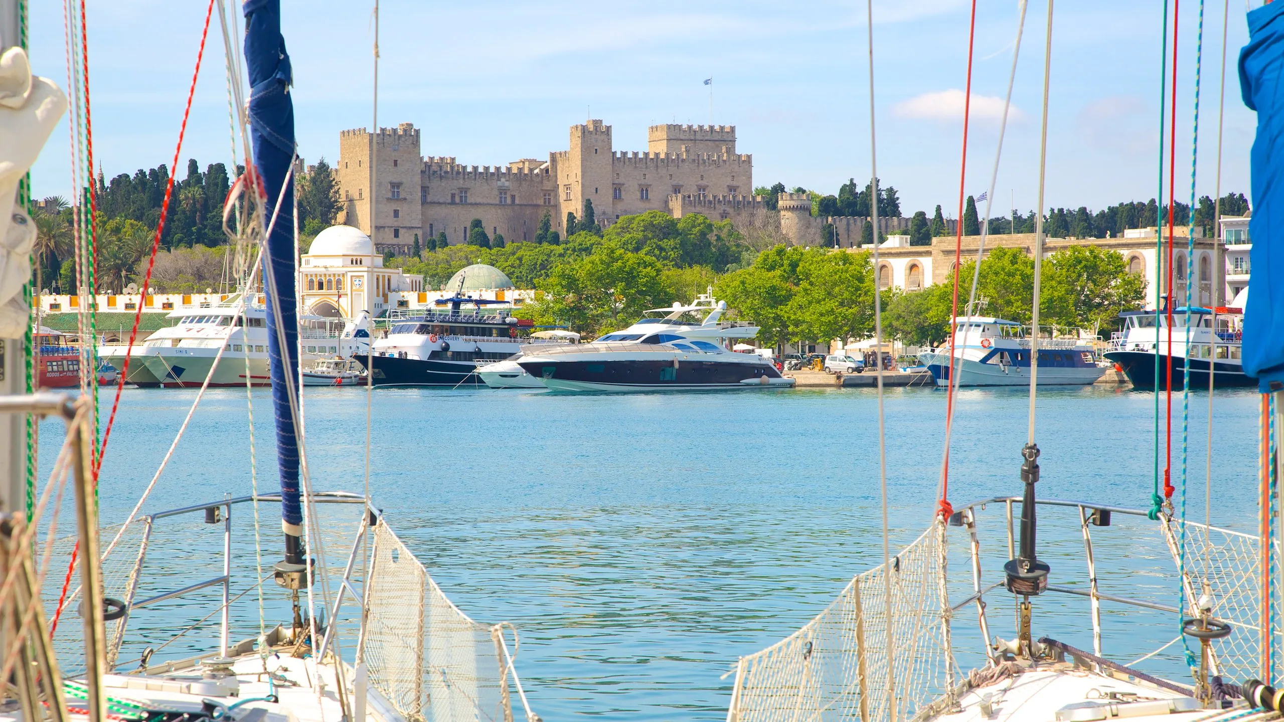 Reliable Rhodes port transfer van at the cruise terminal